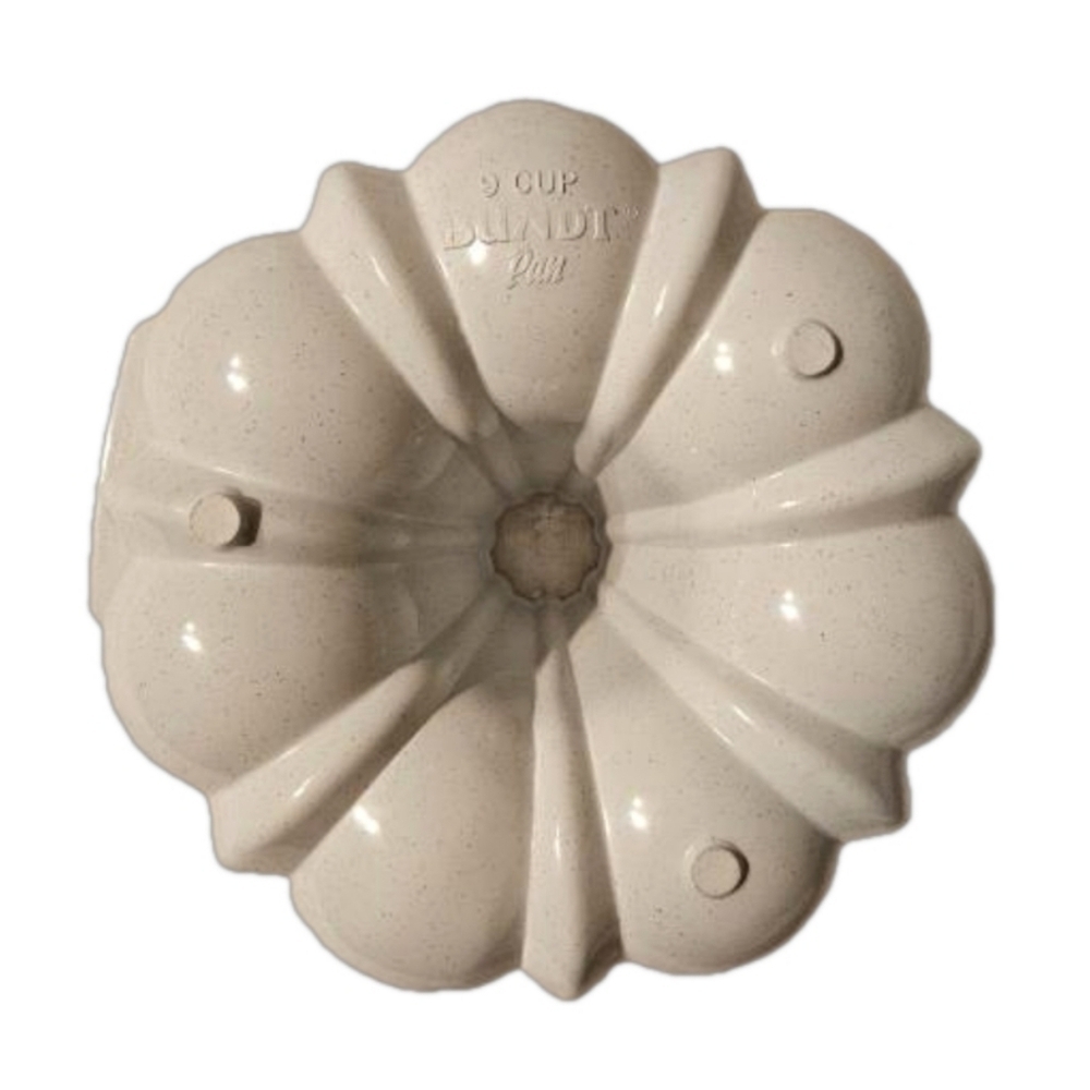 Original 9 Cup Bunt Pan